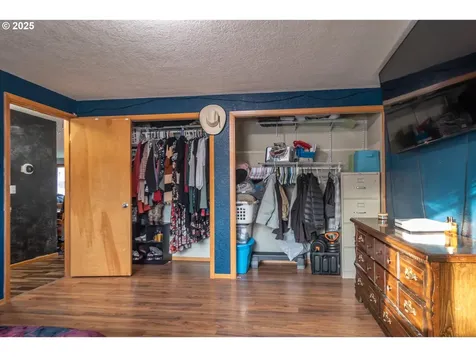 1785 NW Grove Street Roseburg OR 97471