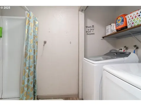 1785 NW Grove Street Roseburg OR 97471