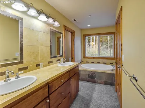 29977 SW Heater Road Sherwood OR 97140