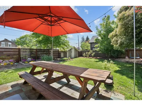 6333 NE 10th Avenue Portland OR 97211