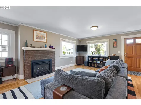 6333 NE 10th Avenue Portland OR 97211