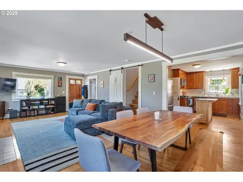 6333 NE 10th Avenue Portland OR 97211