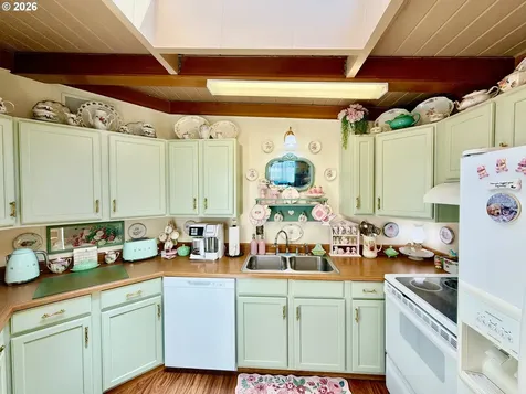 433 Fir Street Brookings OR 97415