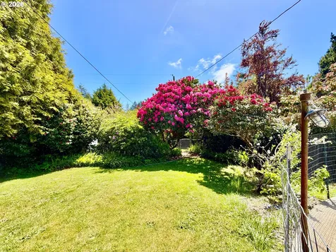 433 Fir Street Brookings OR 97415