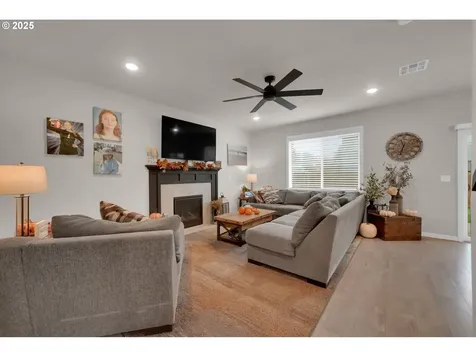 841 Pebble Street Brownsville OR 97327