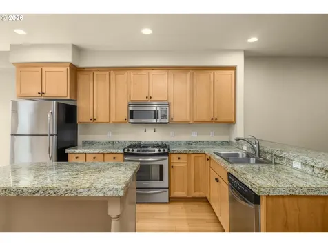 1912 NE 48th Way Hillsboro OR 97124