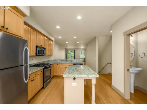 1912 NE 48th Way Hillsboro OR 97124