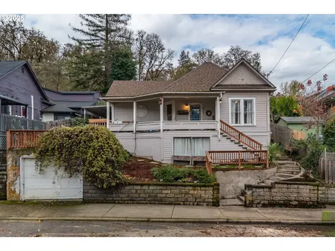 1335 SE Lane Avenue Roseburg OR 97470