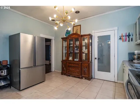 1335 SE Lane Avenue Roseburg OR 97470