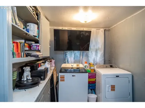 1335 SE Lane Avenue Roseburg OR 97470