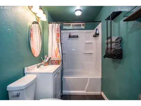 1335 SE Lane Avenue Roseburg OR 97470