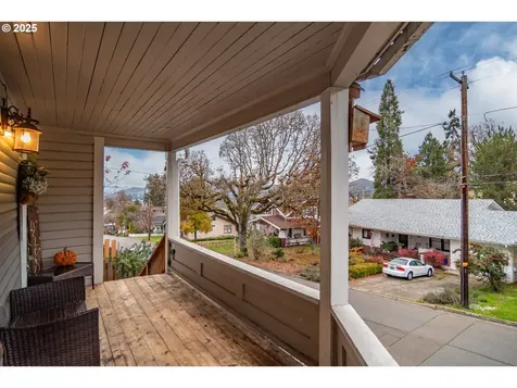 1335 SE Lane Avenue Roseburg OR 97470