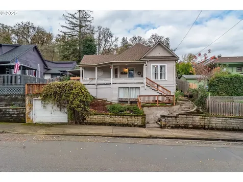 1335 SE Lane Avenue Roseburg OR 97470