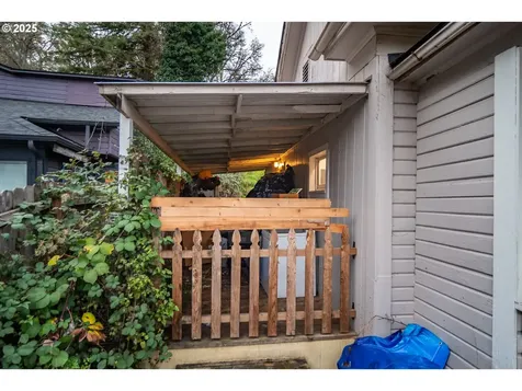 1335 SE Lane Avenue Roseburg OR 97470