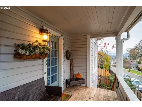 1335 SE Lane Avenue Roseburg OR 97470