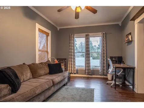 1335 SE Lane Avenue Roseburg OR 97470