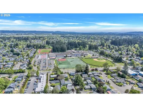 389 NW Sadie Court Hillsboro OR 97124