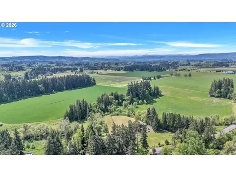 389 NW Sadie Court Hillsboro OR 97124