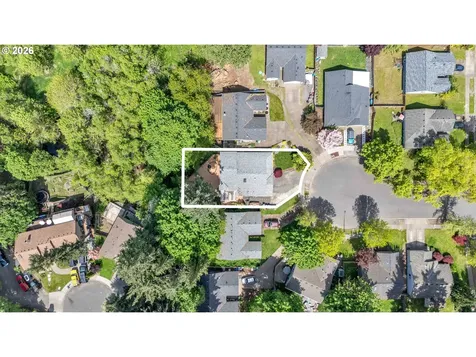 389 NW Sadie Court Hillsboro OR 97124