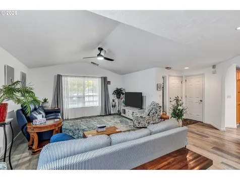 389 NW Sadie Court Hillsboro OR 97124
