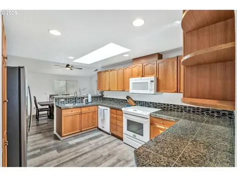 389 NW Sadie Court Hillsboro OR 97124