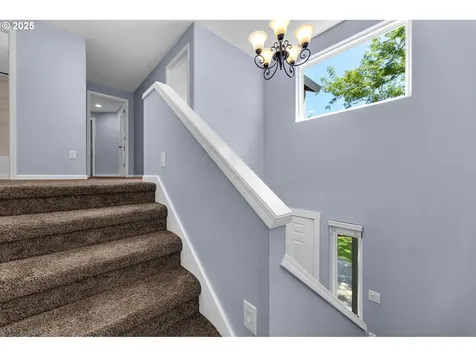 18512 SE 20th Way Vancouver WA 98683