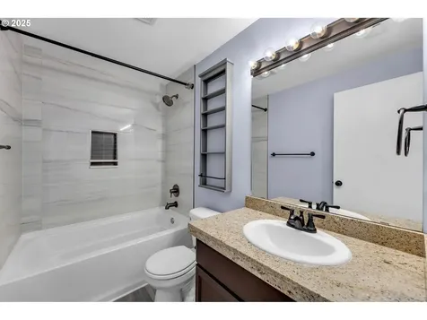 18512 SE 20th Way Vancouver WA 98683