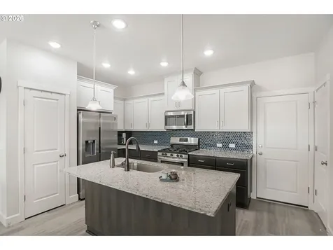 6826 SE Crimson Lane Hillsboro OR 97123