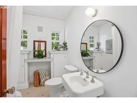 3568 NE Schuyler Street Portland OR 97212