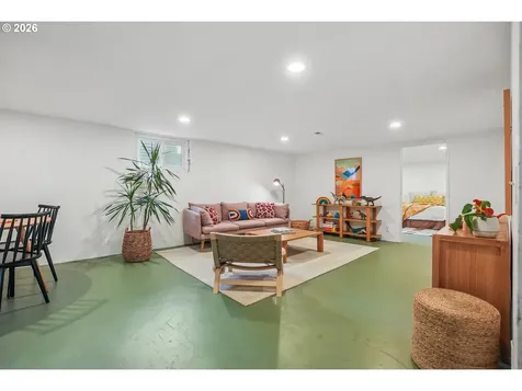 3568 NE Schuyler Street Portland OR 97212