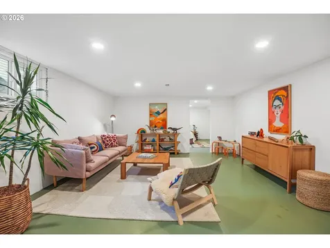 3568 NE Schuyler Street Portland OR 97212