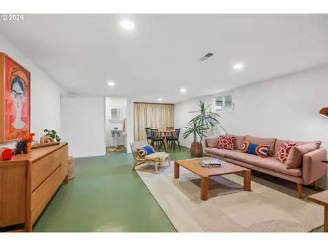 3568 NE Schuyler Street Portland OR 97212