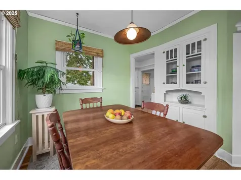 5820 SE 19th Avenue Portland OR 97202