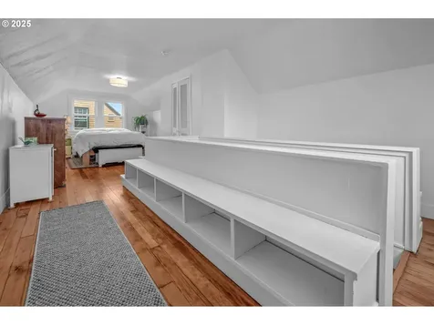 5820 SE 19th Avenue Portland OR 97202