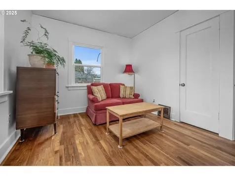 5820 SE 19th Avenue Portland OR 97202