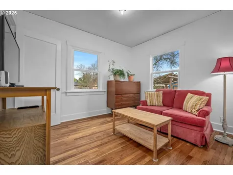 5820 SE 19th Avenue Portland OR 97202