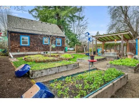 5820 SE 19th Avenue Portland OR 97202