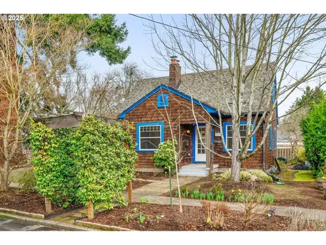 5820 SE 19th Avenue Portland OR 97202