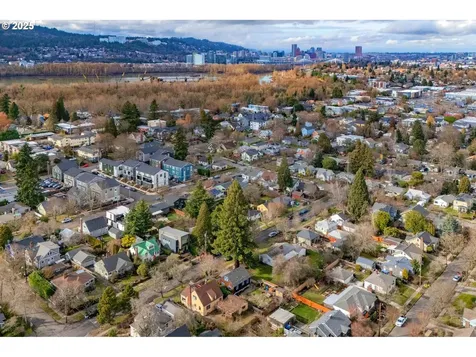5820 SE 19th Avenue Portland OR 97202