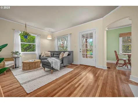 5820 SE 19th Avenue Portland OR 97202