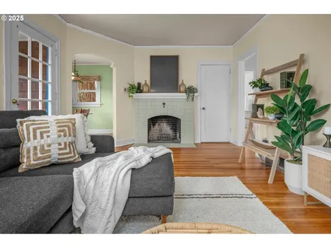 5820 SE 19th Avenue Portland OR 97202