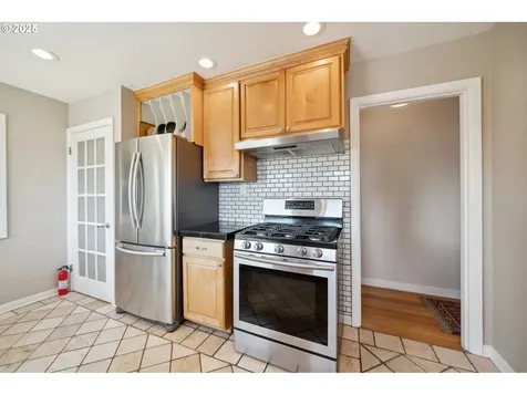 8301 SW 6th Avenue Portland OR 97219