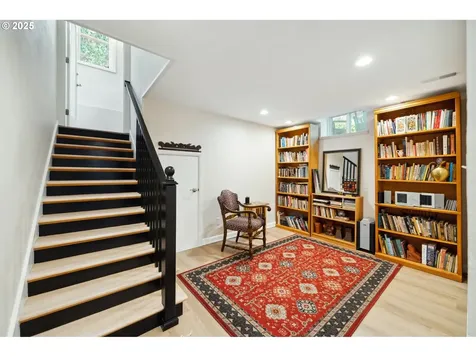 8301 SW 6th Avenue Portland OR 97219