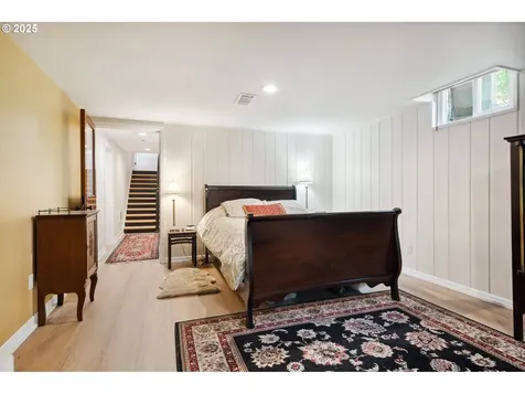 8301 SW 6th Avenue Portland OR 97219
