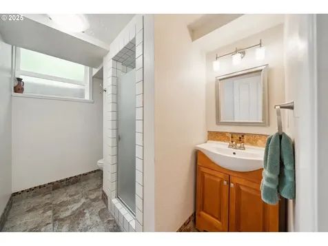 8301 SW 6th Avenue Portland OR 97219