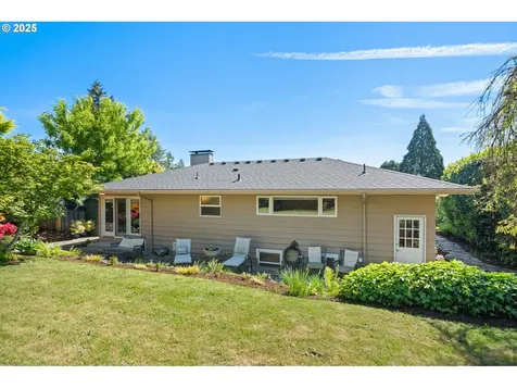 8301 SW 6th Avenue Portland OR 97219