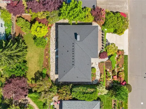 8301 SW 6th Avenue Portland OR 97219