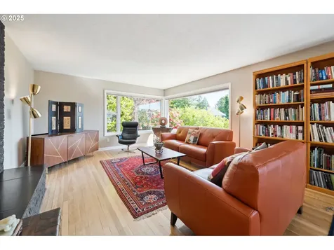 8301 SW 6th Avenue Portland OR 97219
