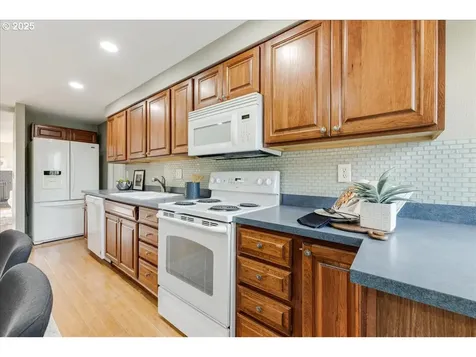 216 SW Frenwood Way Beaverton OR 97005