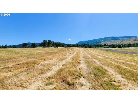 34090 Mt Tom Drive Harrisburg OR 97446